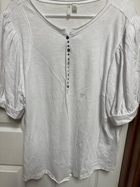 White Puff Sleeve Henley Top - 3/4 Sleeve